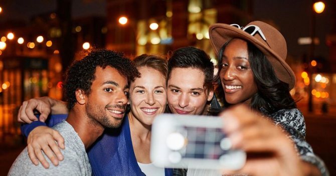 почему в зеркале мы выглядим лучше чем на фото, на фото выглядим хуже чем в зеркале, почему на фото я выгляжу по-другому